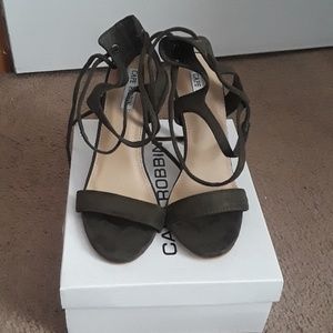Brand new never worn heels